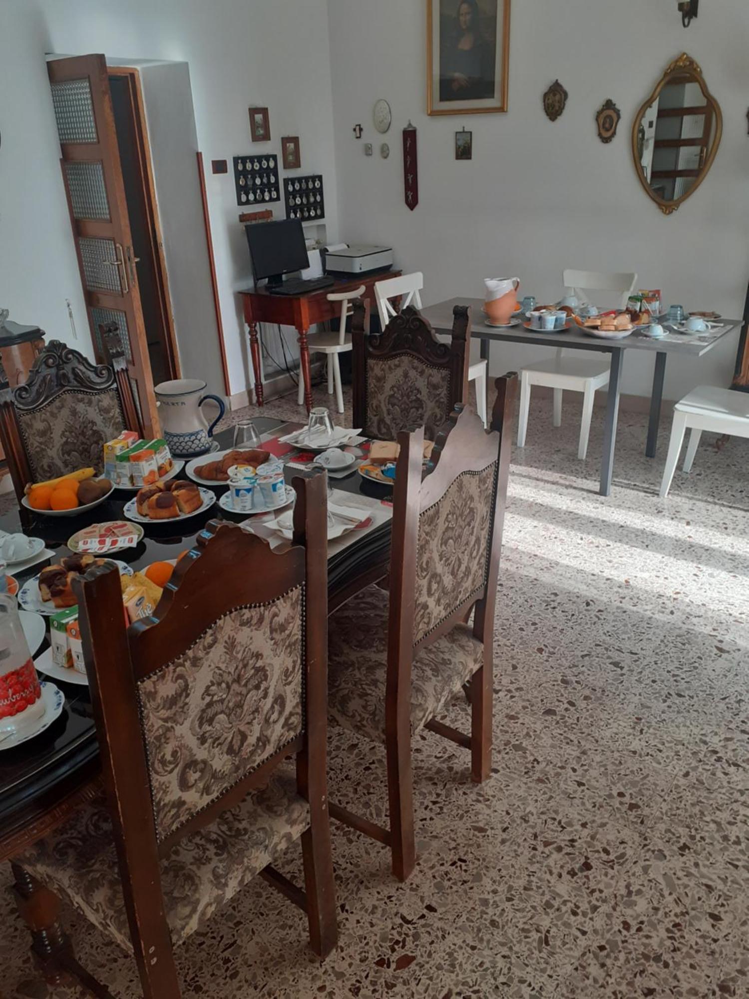 Bed and Breakfast A Casa Di Adele Caserta Exterior foto